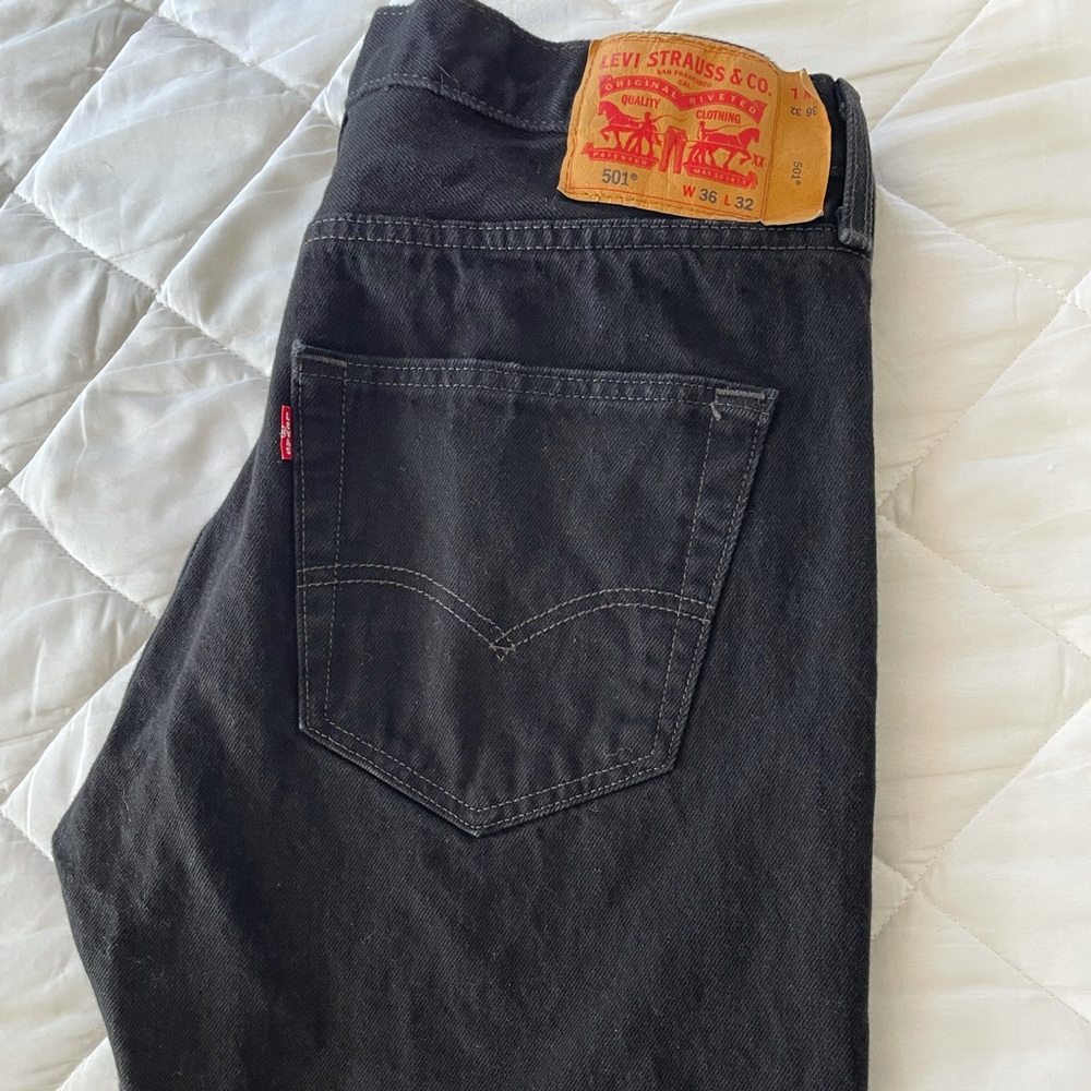 36x32 Men’s Levi’s 501